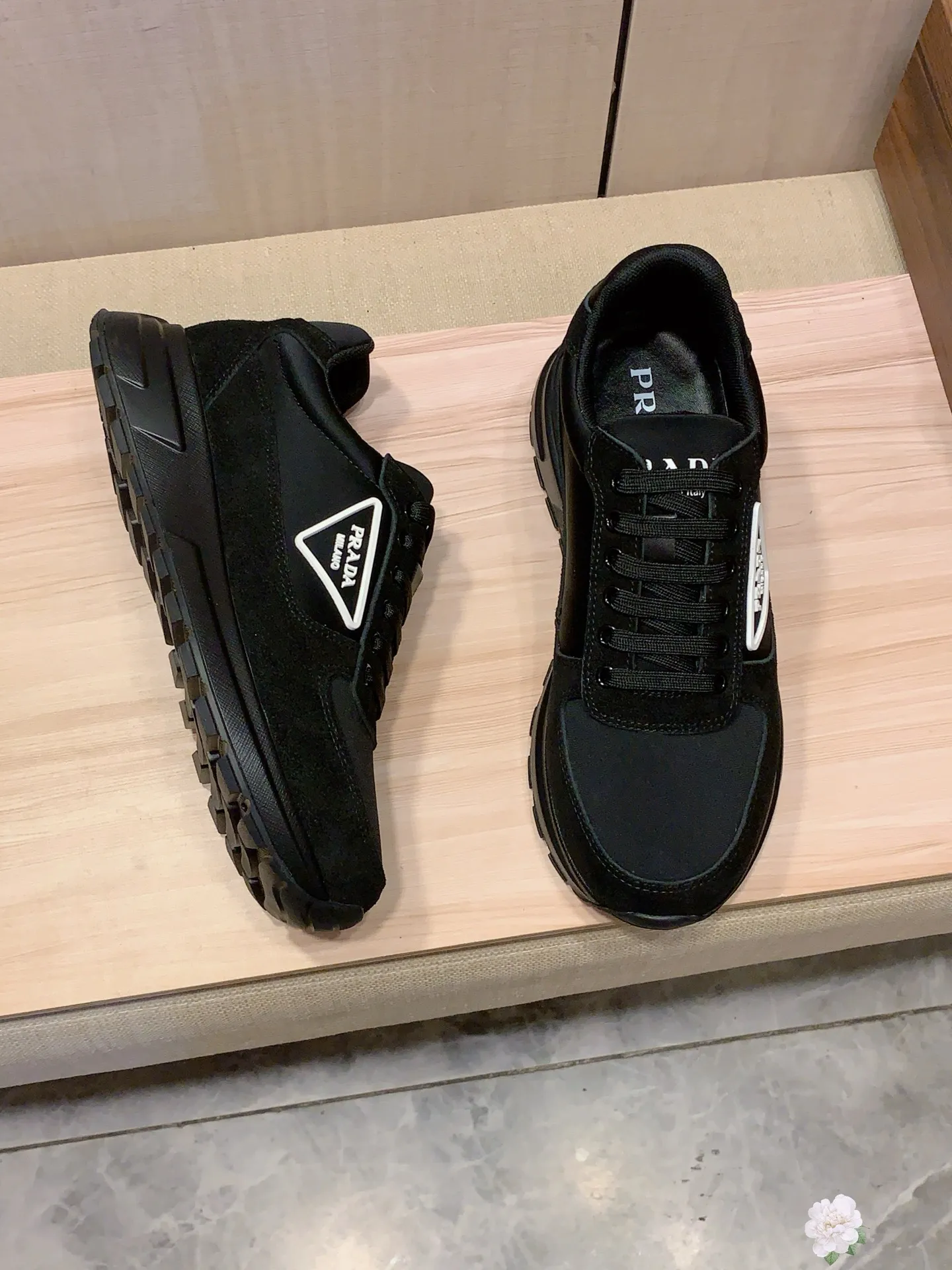 Men's Men's Shoes💰420💰💰🎩🎩[Lightning][Lightning] "PRADA*" The latest and most popular casual shoes, top brand [seduce] luxury~purchase, top~quality. [Strong] The upper is made of imported breathable cowhide with material ➕ breathable sheepskin feet (•) and fine workmanship. The original stylish and stylish soft rubber wear-resistant and non-slip outsole is light and comfortable on the feet. The real thing looks better when photographed. 085: code: 38-44, 3️⃣ colors selected